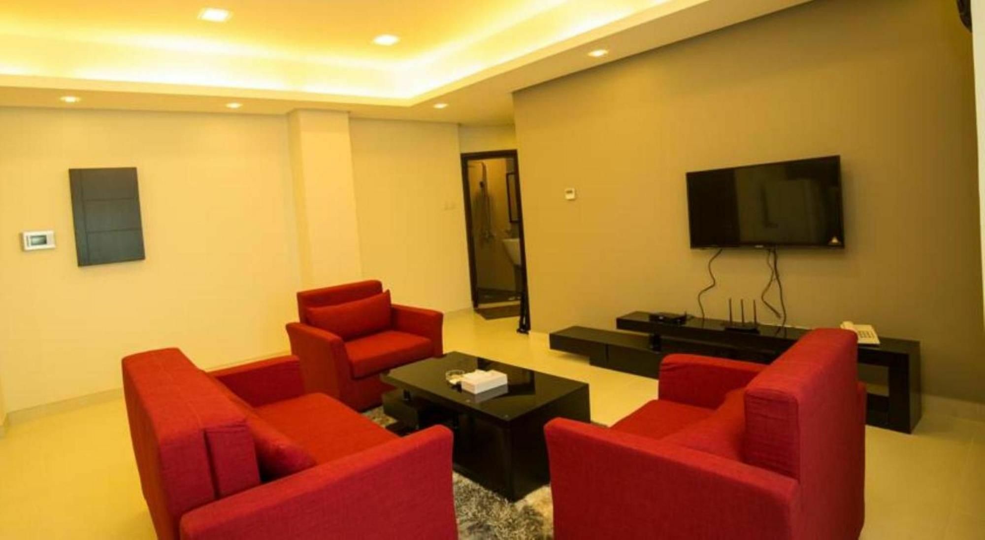 Golden Rose Luxury Suites マナーマ エクステリア 写真